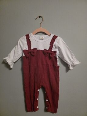 Source Unknown Burgundy Ribbed Overalls with White Top